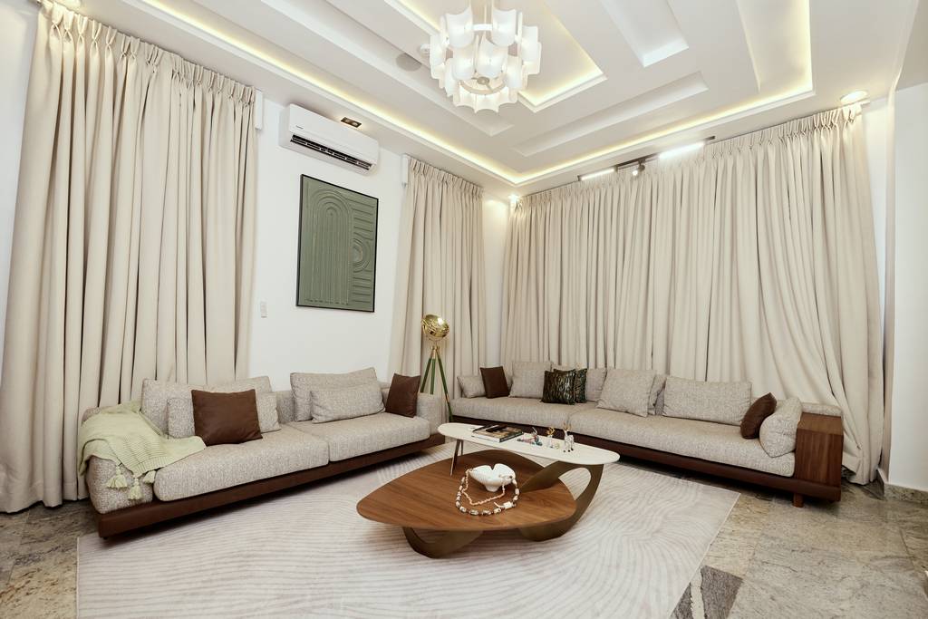 Signature Lodge sitting room with wraparound sofas